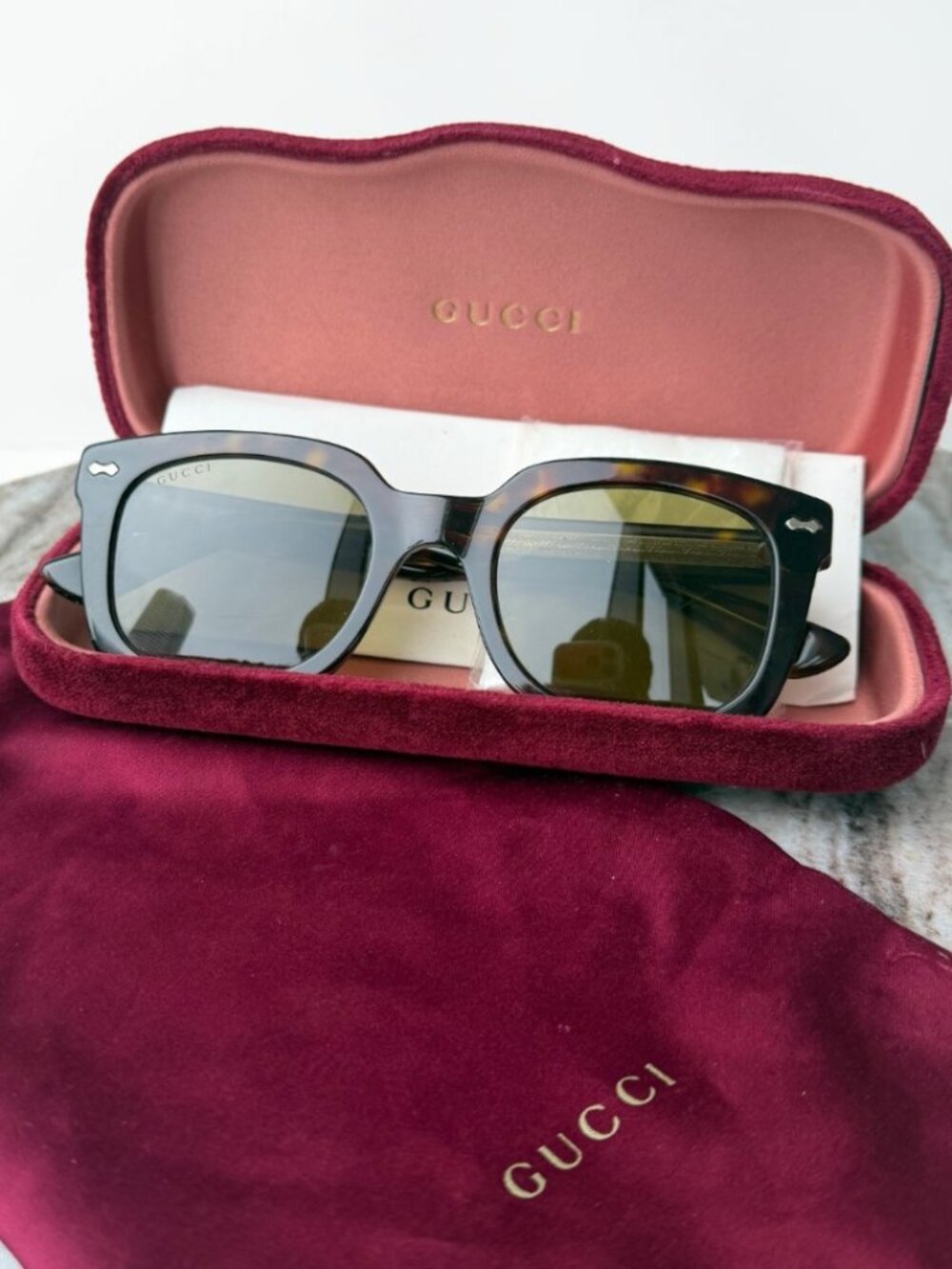 Gucci Tortoiseshell Square Sunglasses Brown Green Lenses Case Pouch